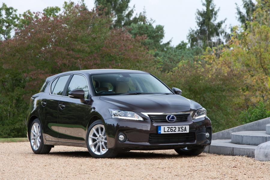  Lexus CT200h Advance 2012 года  (UK) (фото 2 из 2)